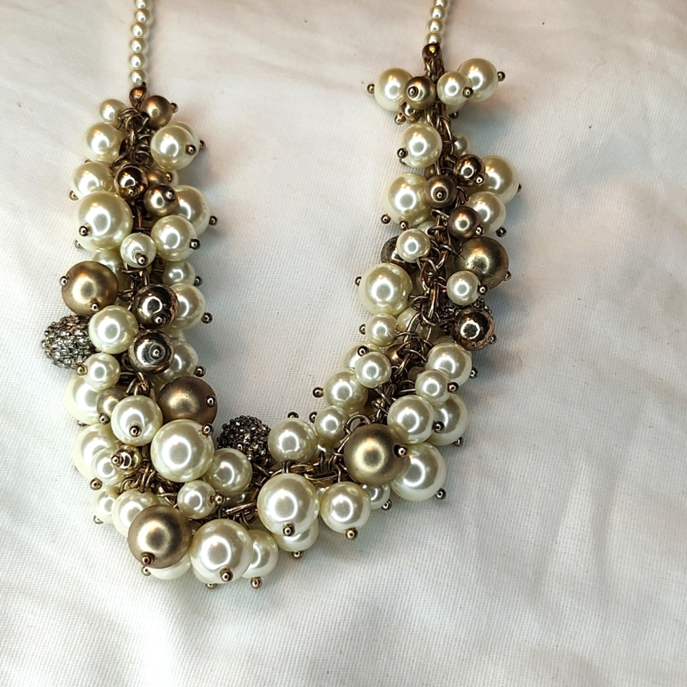 Loft cluster pearl necklace, multiple types of beads